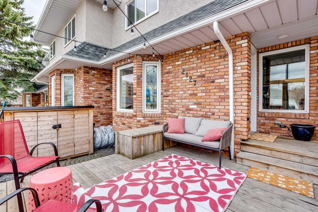 Photo of 2127 34 Avenue SW #1, Calgary, AB T3H 2M1 (MLS # A2304805)