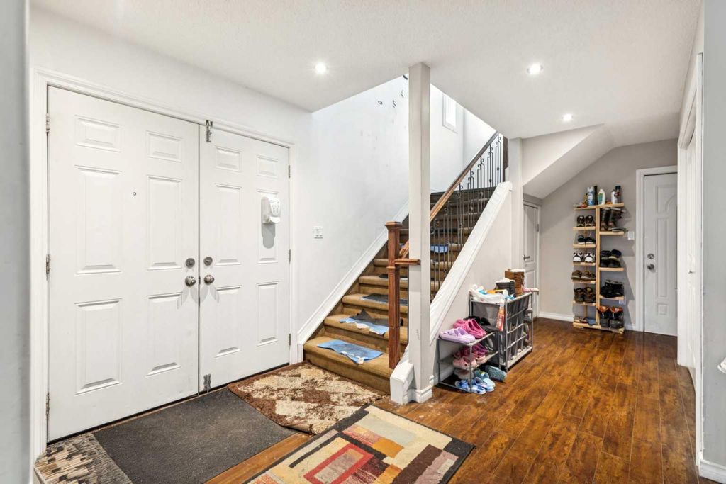 Photo of 929 38 Street SE, Calgary, AB T2A 1A1 (MLS # A2282727)