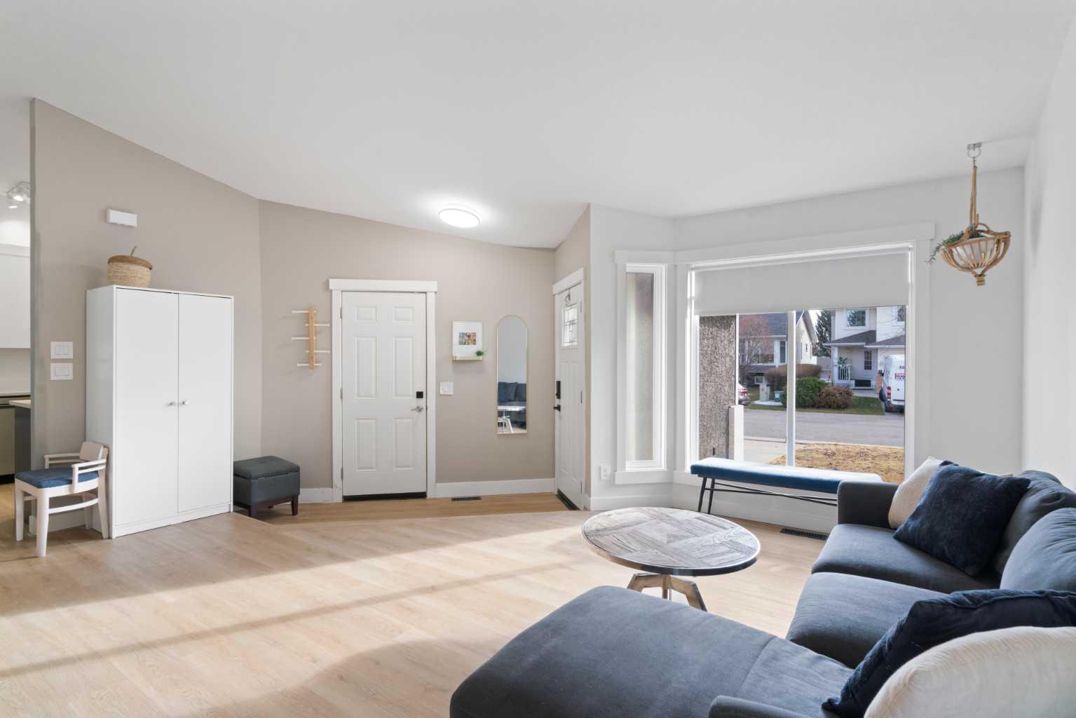 53 Riverside Crescent SE