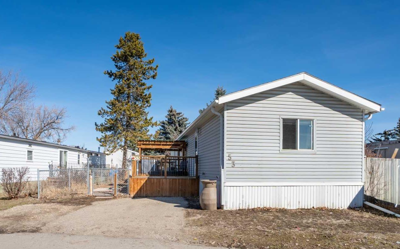 649 Main Street N 53