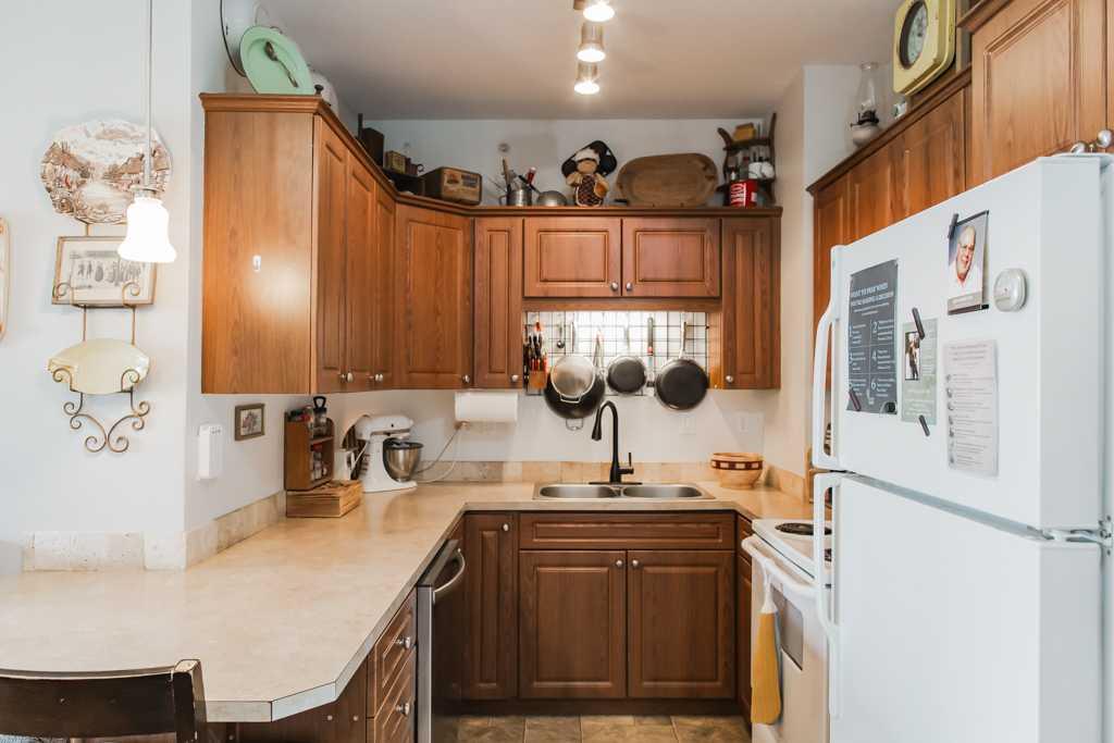 9225 Lakeland Drive 404
