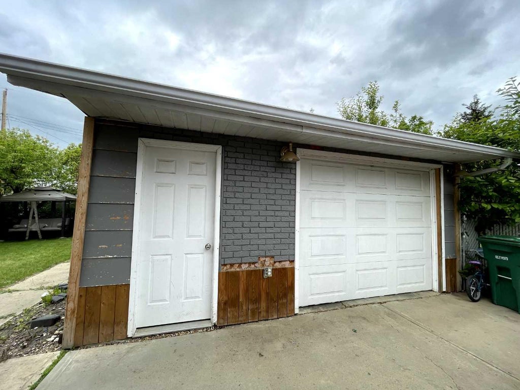 Photo of 10308 104 Street, High Level, AB T0H 1Z0 (MLS # A2320794)