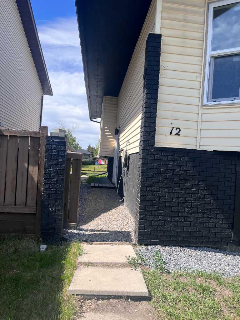 12 Whitworth Way NE
