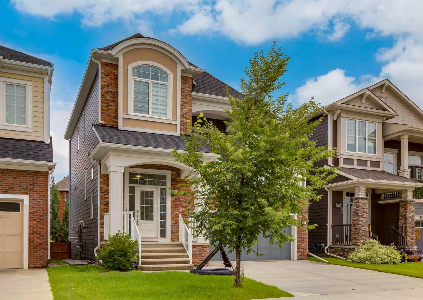 143 Yorkville Green SW