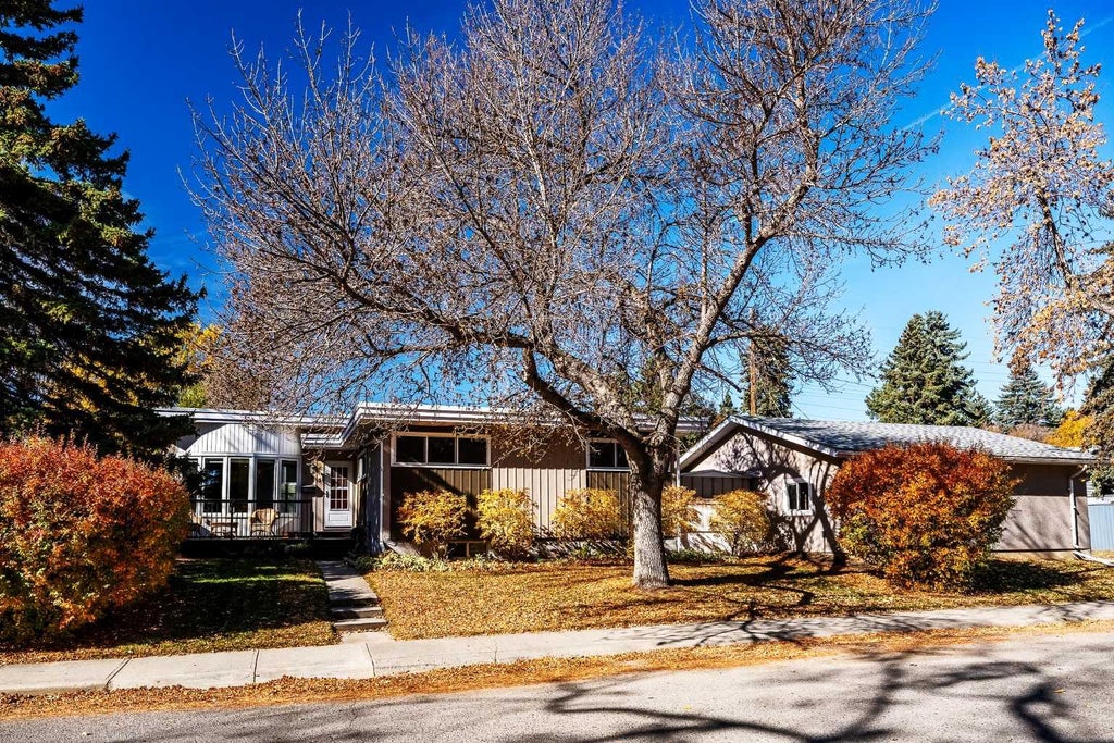 Photo of 163 Westwood Drive SW, Calgary, AB T3C 2W2 (MLS # A2351223)