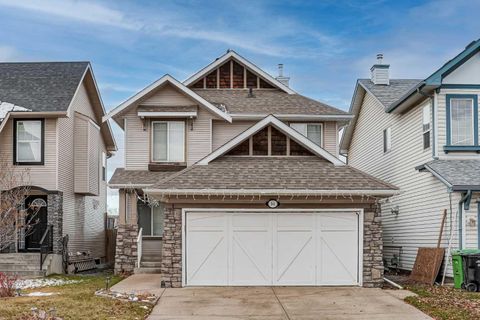 Photo of 94 New Brighton Circle SE, Calgary, AB T2Z 4B3 (MLS # A2274050)