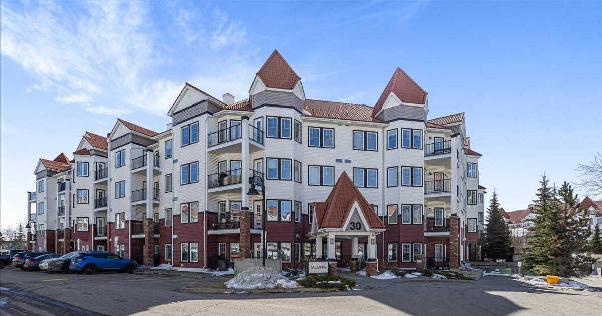 30 Royal Oak Plaza NW 326