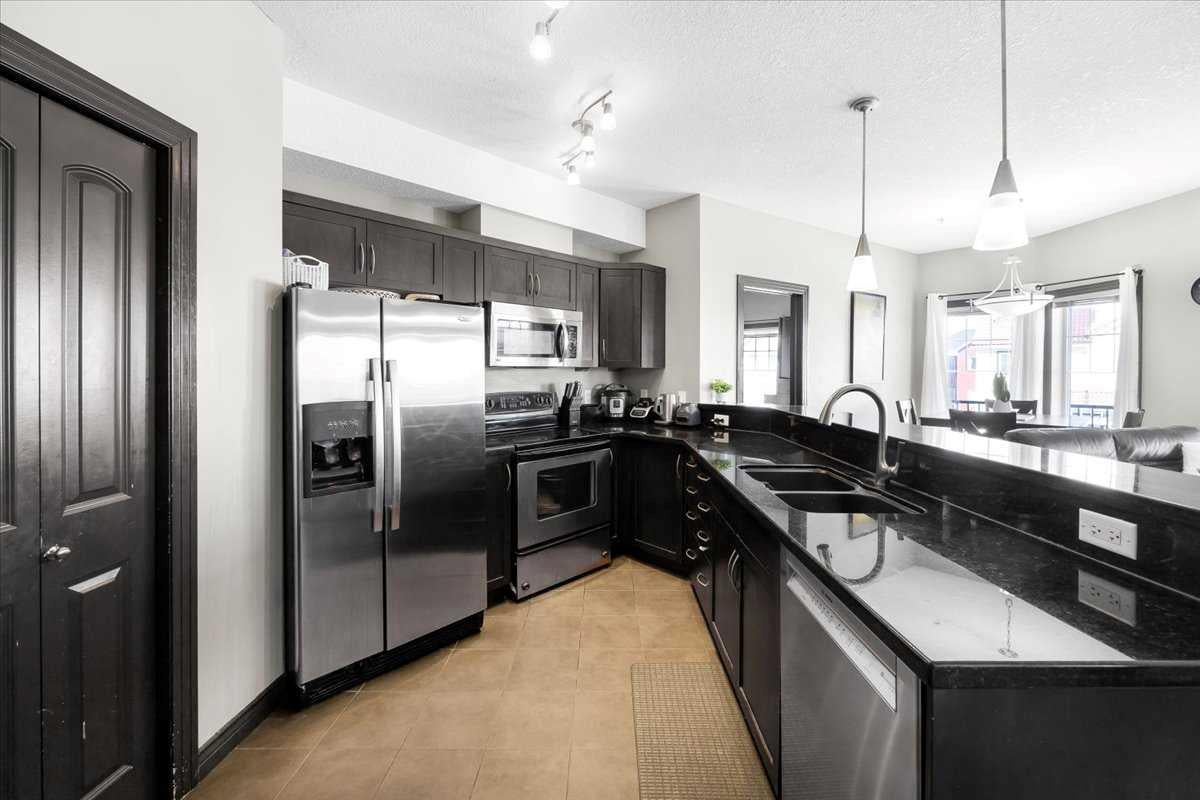 30 Royal Oak Plaza NW 326
