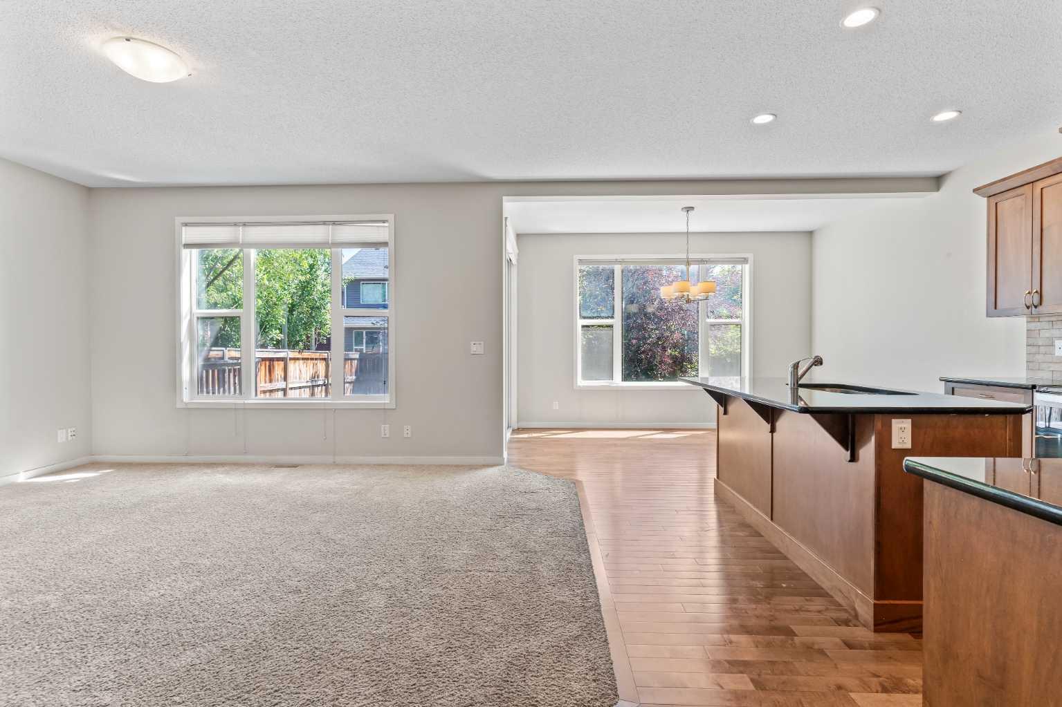 77 Auburn Glen Common SE