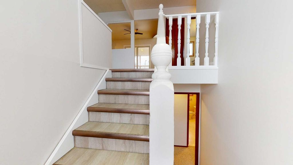 Photo of 73 Laval Court W, Lethbridge, AB T1K 4G2 (MLS # A2293321)