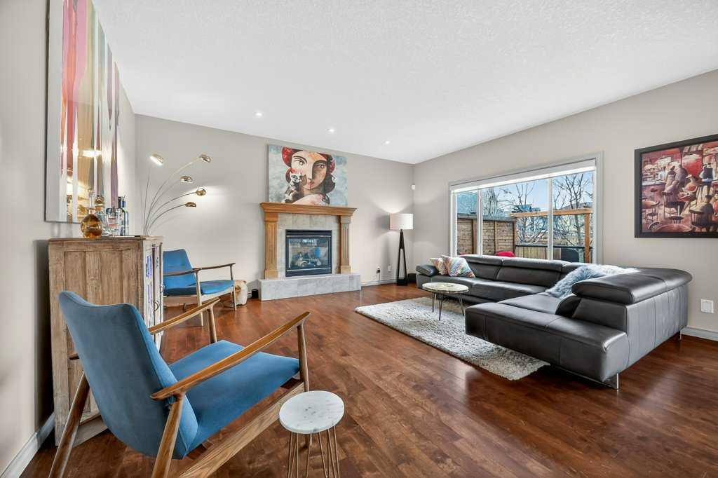 203 Crystal Green Point