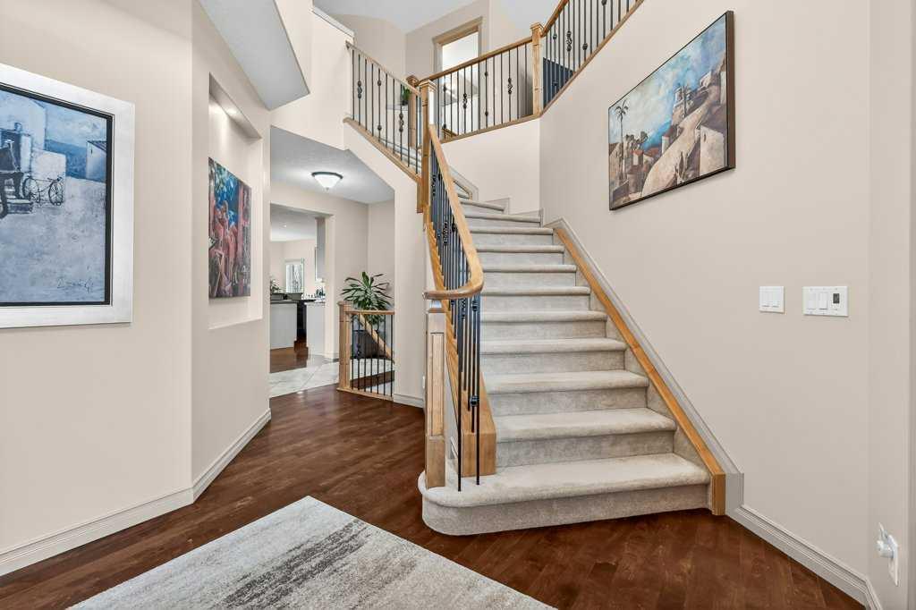 203 Crystal Green Point