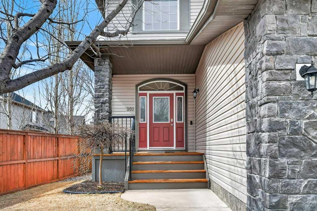 203 Crystal Green Point