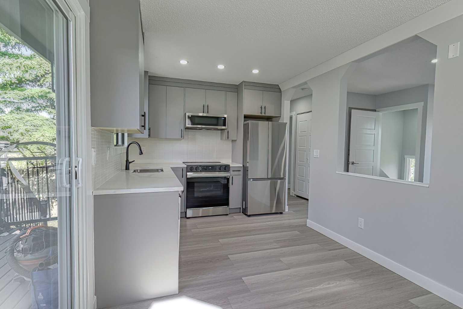 315 Abadan Place NE