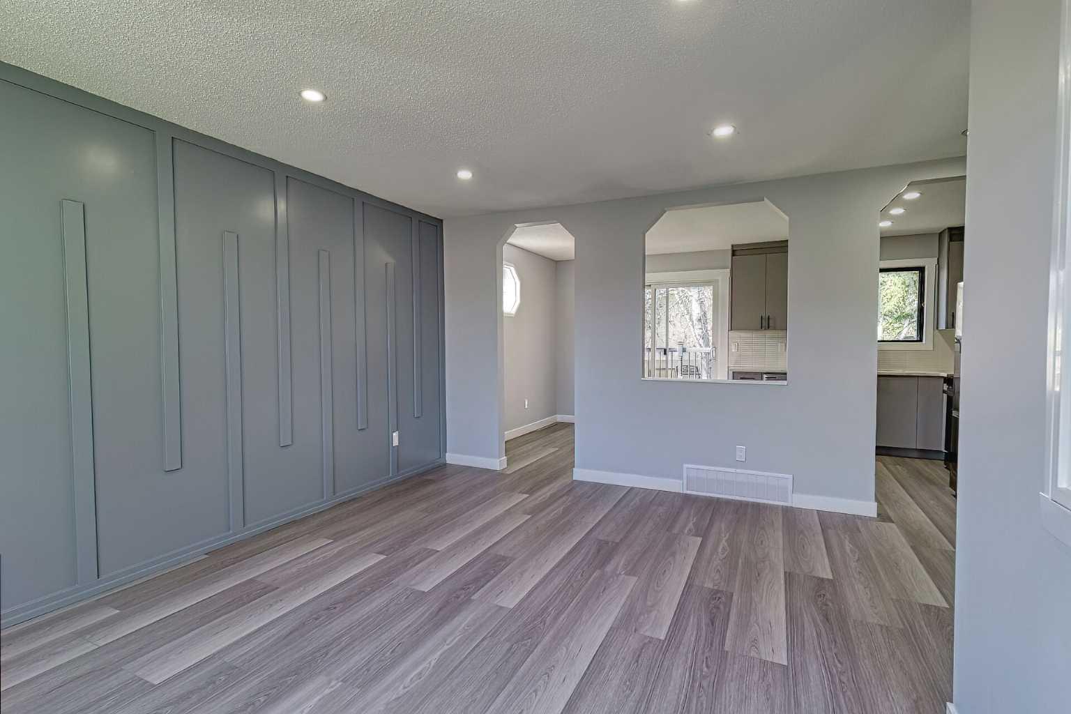 315 Abadan Place NE