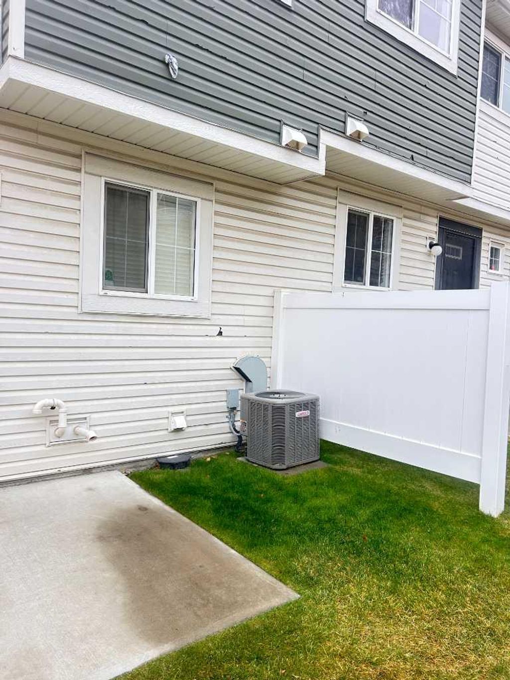 Photo of 136 Pantego Lane NW, Calgary, AB T3K 0T1 (MLS # A2266901)