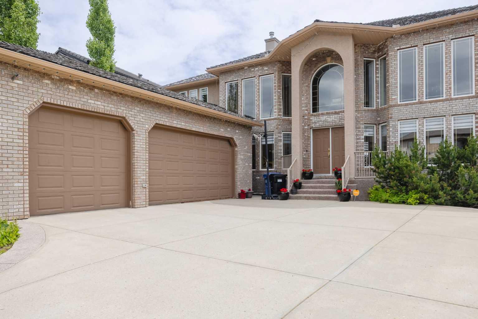99 Arbour Vista Road NW