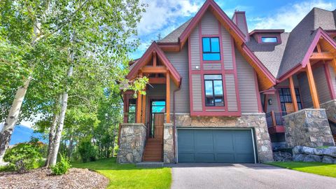 101 Armstrong Place 1 Canmore AB T1W 3M2