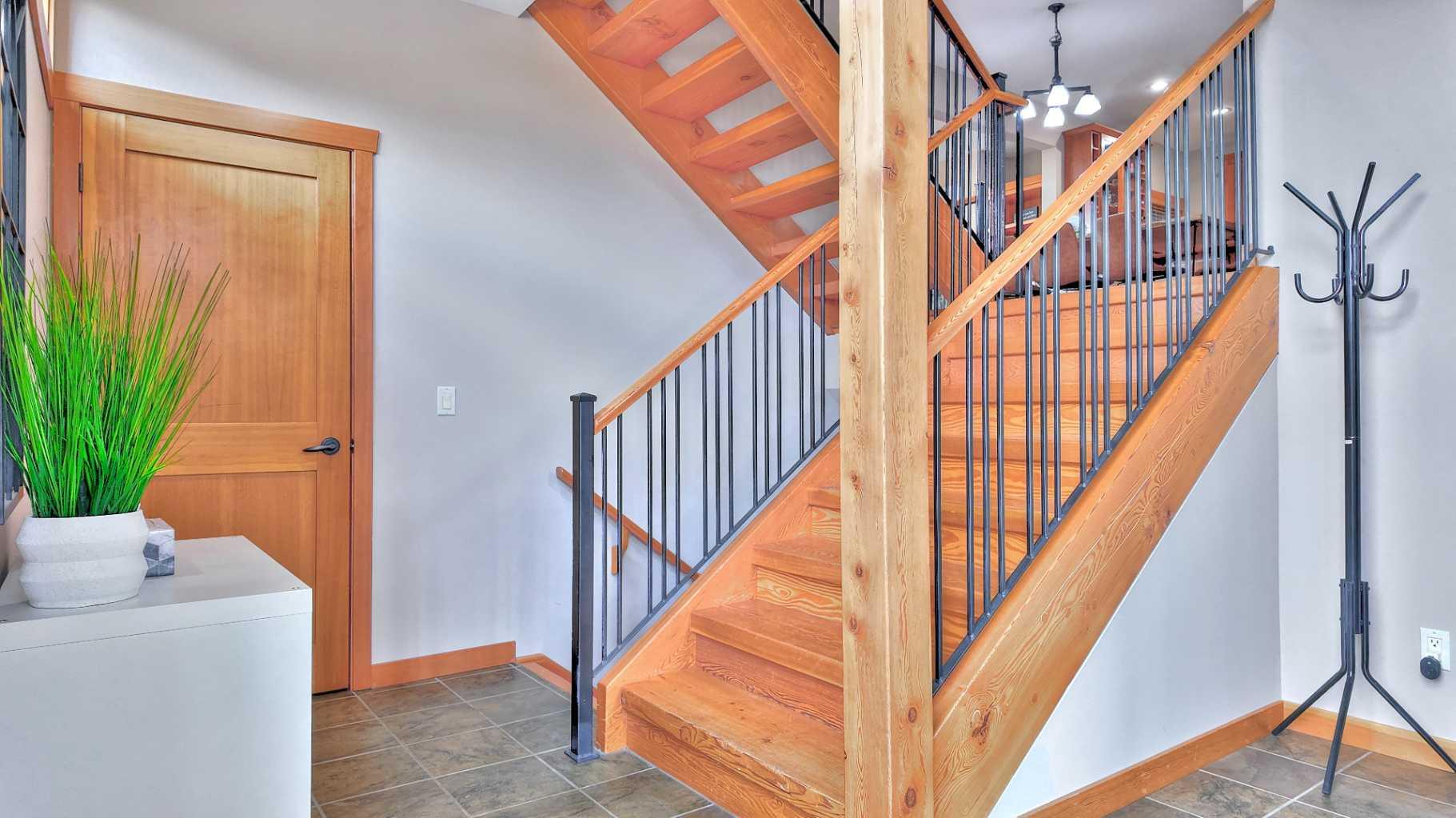 101 Armstrong Place 1