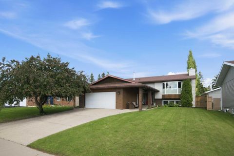 Photo of 92 Mccullough Crescent, Red Deer, AB T4R 1S7 (MLS # A2324147)