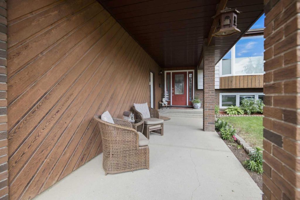 Photo of 92 Mccullough Crescent, Red Deer, AB T4R 1S7 (MLS # A2324147)