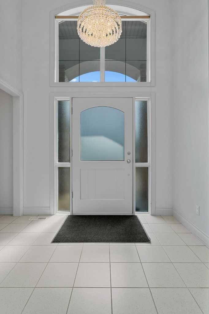 18 Aspen Ridge Way SW