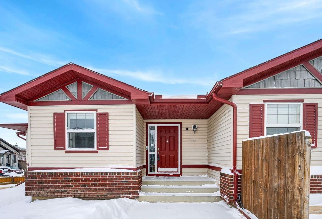 Photo of 108 Cimarron Grove Circle, Okotoks, AB T1S 2L9 (MLS # A2292242)