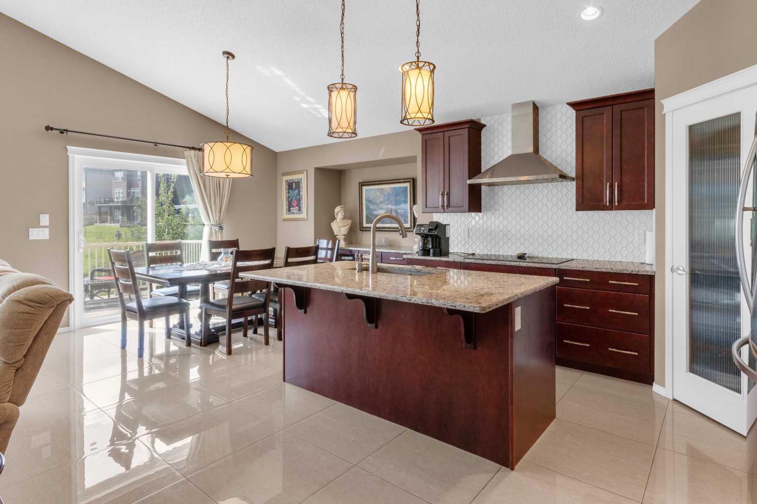 68 Nolanlake View NW