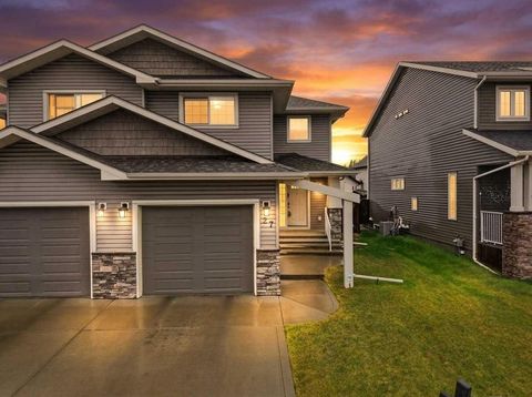 Photo of 27 Windermere Close, Red Deer, AB T4N 2J8 (MLS # A2314664)