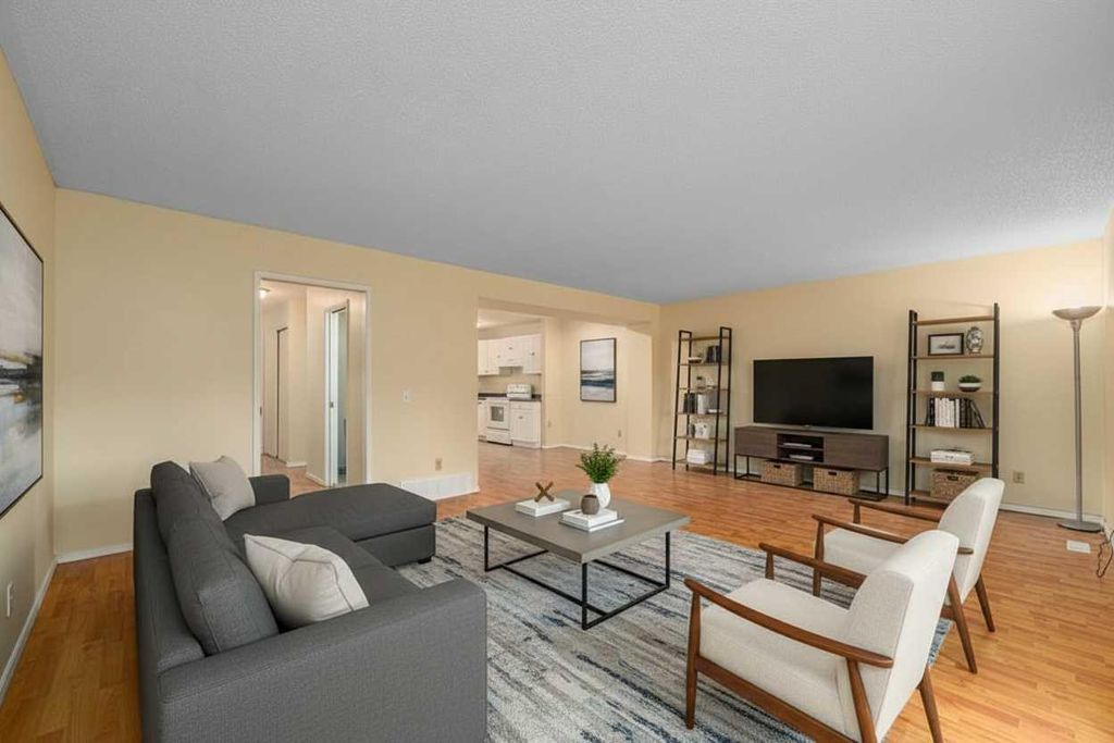 Photo of 4810 40 Avenue SW #16, Calgary, AB T3E 1E5 (MLS # A2282913)