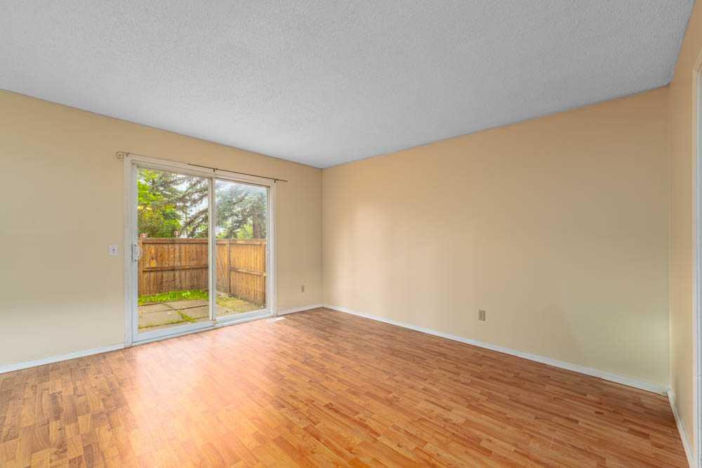 4810 40 Avenue SW 16