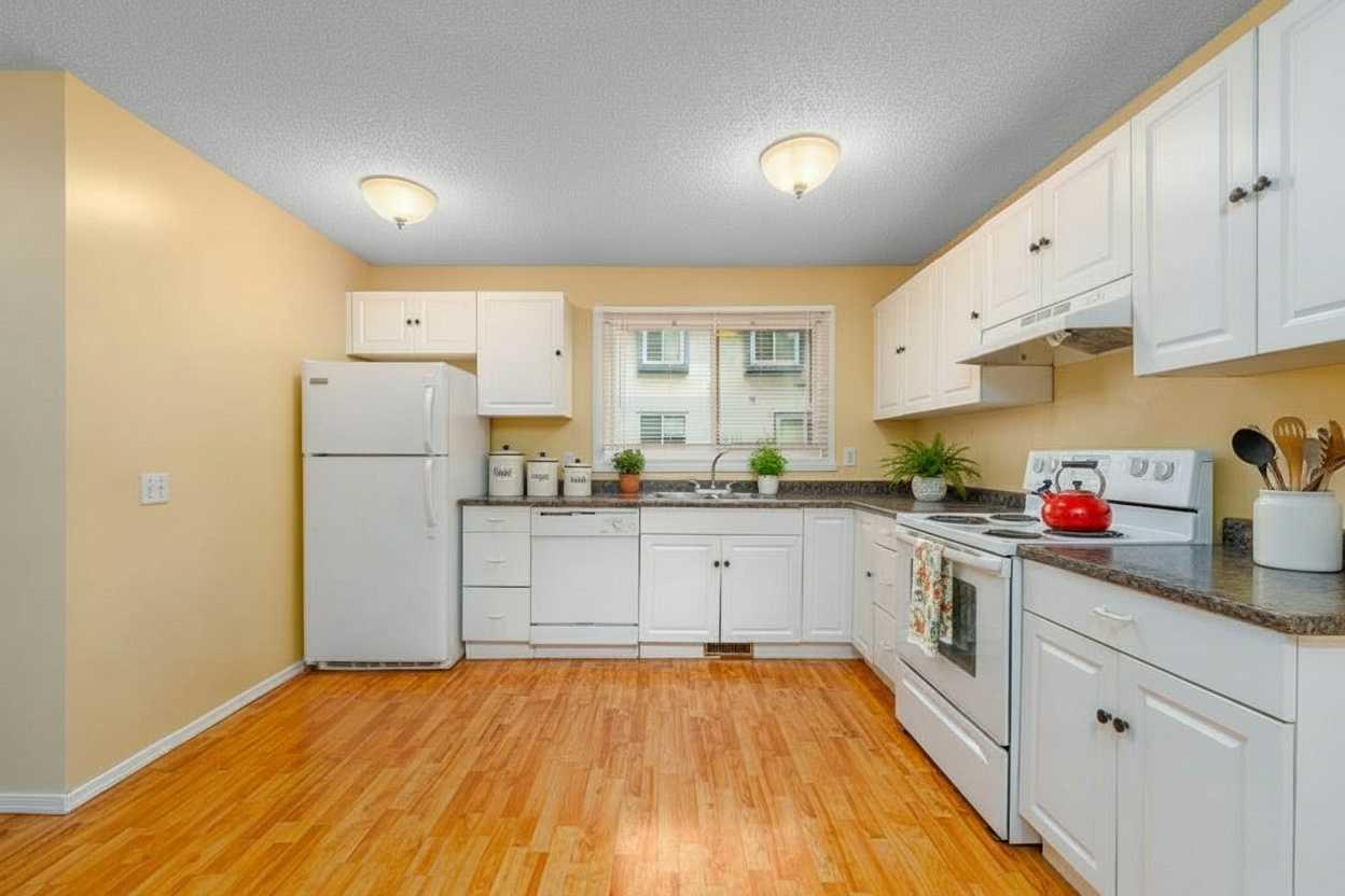 4810 40 Avenue SW 16