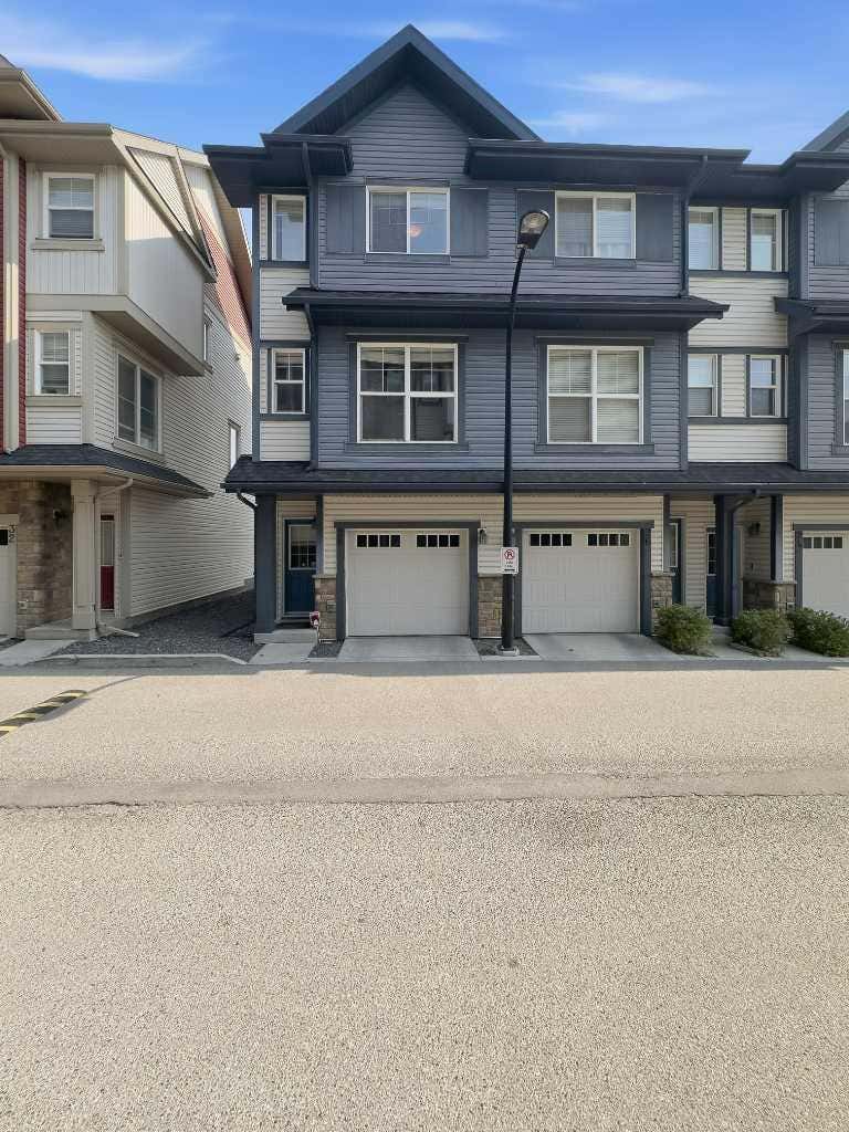 Photo of 28 New Brighton Point SE, Calgary, AB T2Z 1B8 (MLS # A2324890)
