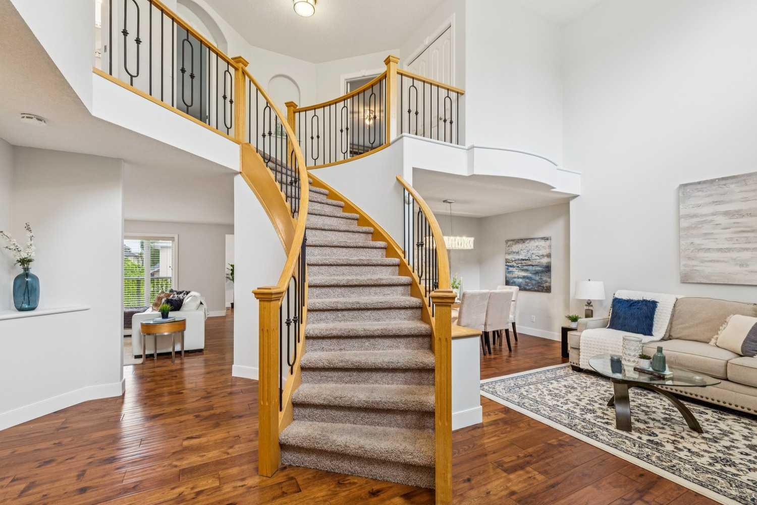 18 Tuscany Hills Crescent NW