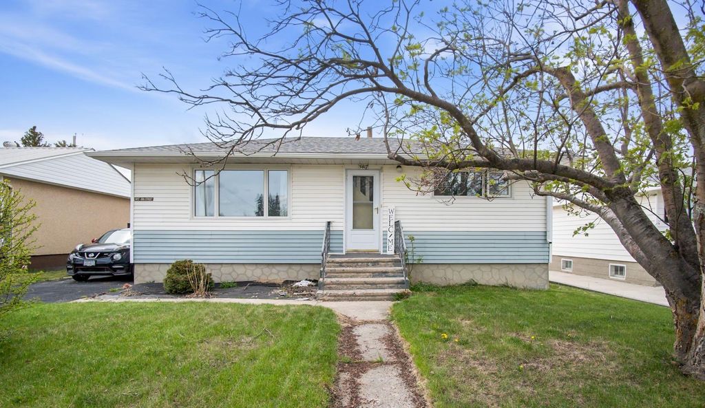Photo of 5417 50 Street, Olds, AB T4H 1J1 (MLS # A2324897)