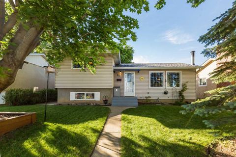 Photo of 57 Honeysuckle Road N, Lethbridge, AB T1H 4J7 (MLS # A2320367)