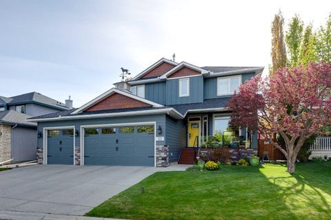 Photo of 89 Douglasdale Crescent SE, Calgary, AB T2Z 3A2 (MLS # A2314183)