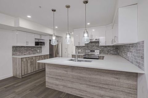 1632 20 Avenue NW 109 Calgary AB T2M 1G8