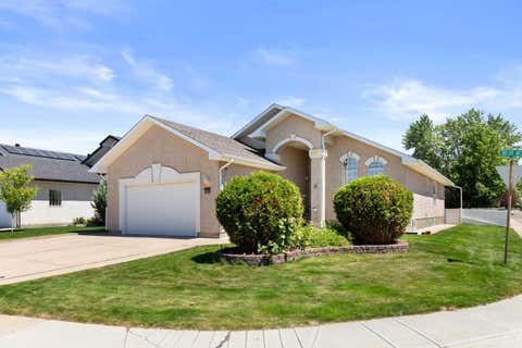 Photo of 47 Taylor Avenue SE, Medicine Hat, AB T1B 4B7 (MLS # A2328458)