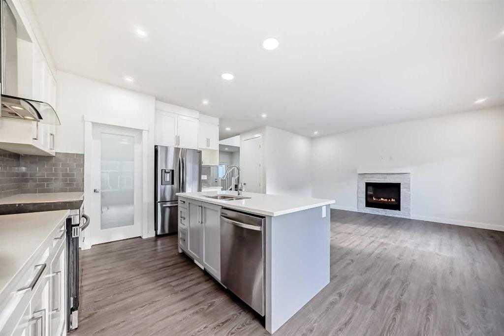 772 Edgefield Crescent