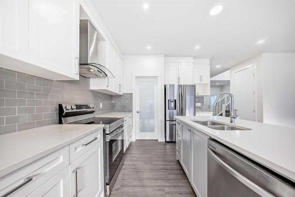 772 Edgefield Crescent