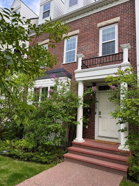 Photo of 2821 Dallaire Avenue SW, Calgary, AB T3E 7T2 (MLS # A2322465)