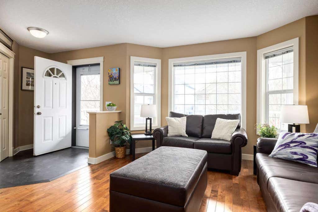 Photo of 159 Cimarron Grove Crescent, Okotoks, AB T1S 2E3 (MLS # A2339070)