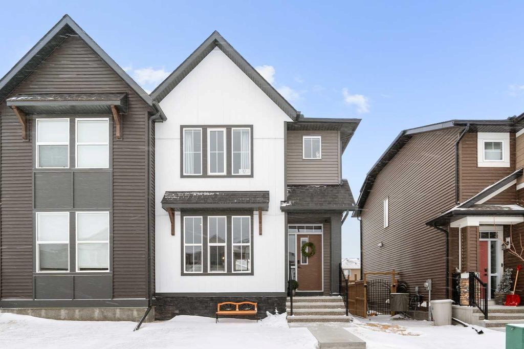 Photo of 92 Wolf Gate, Okotoks, AB T1S 5T9 (MLS # A2288264)