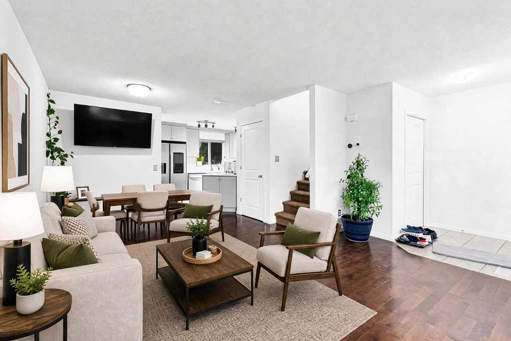 Photo of 98 Panatella Hill NW, Calgary, AB T3K 0B6 (MLS # A2337108)