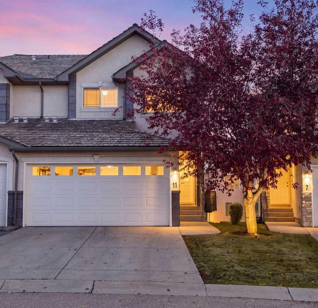 Photo of 11 Royal Crest Court NW, Calgary, AB T3G 5W3 (MLS # A2350656)