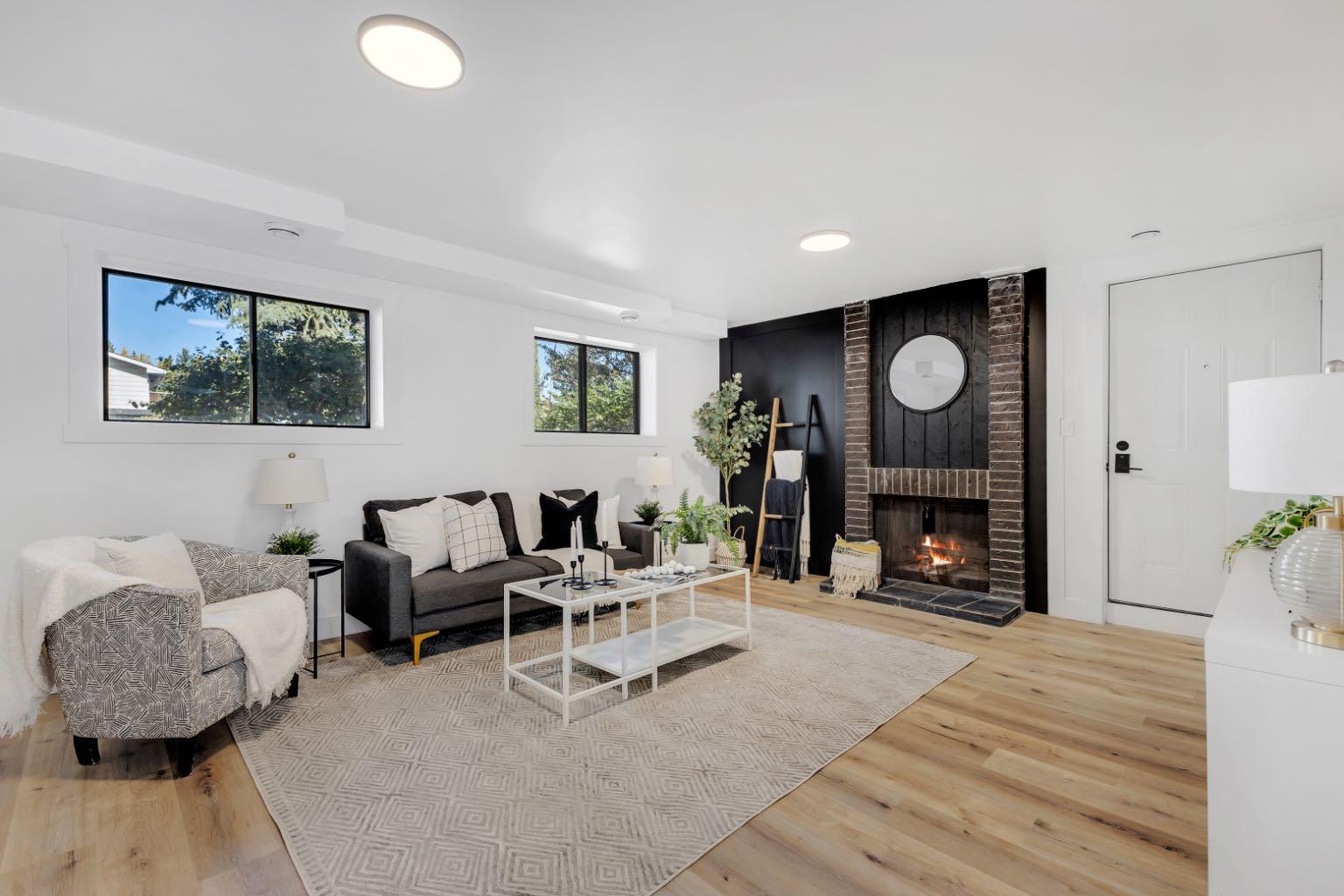 208 Cedarille Green SW