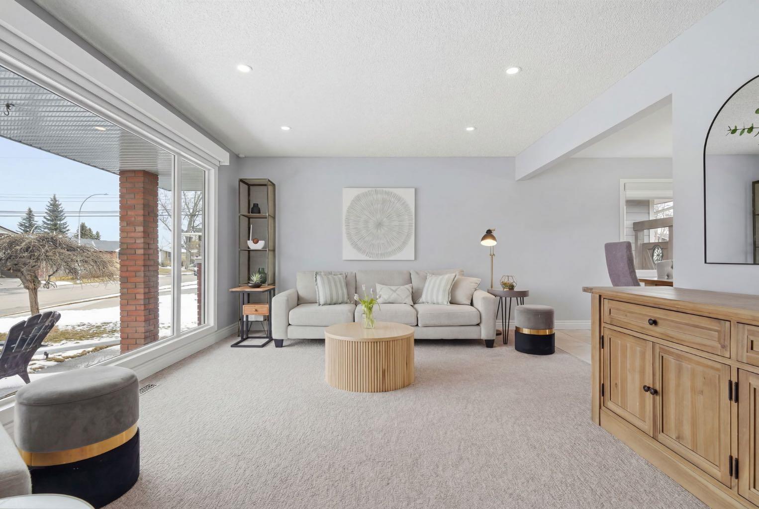 863 Lake Lucerne Drive SE