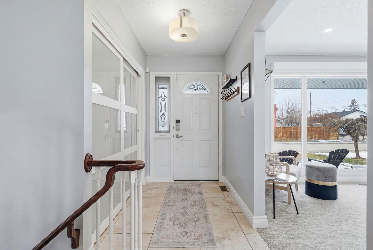 863 Lake Lucerne Drive SE