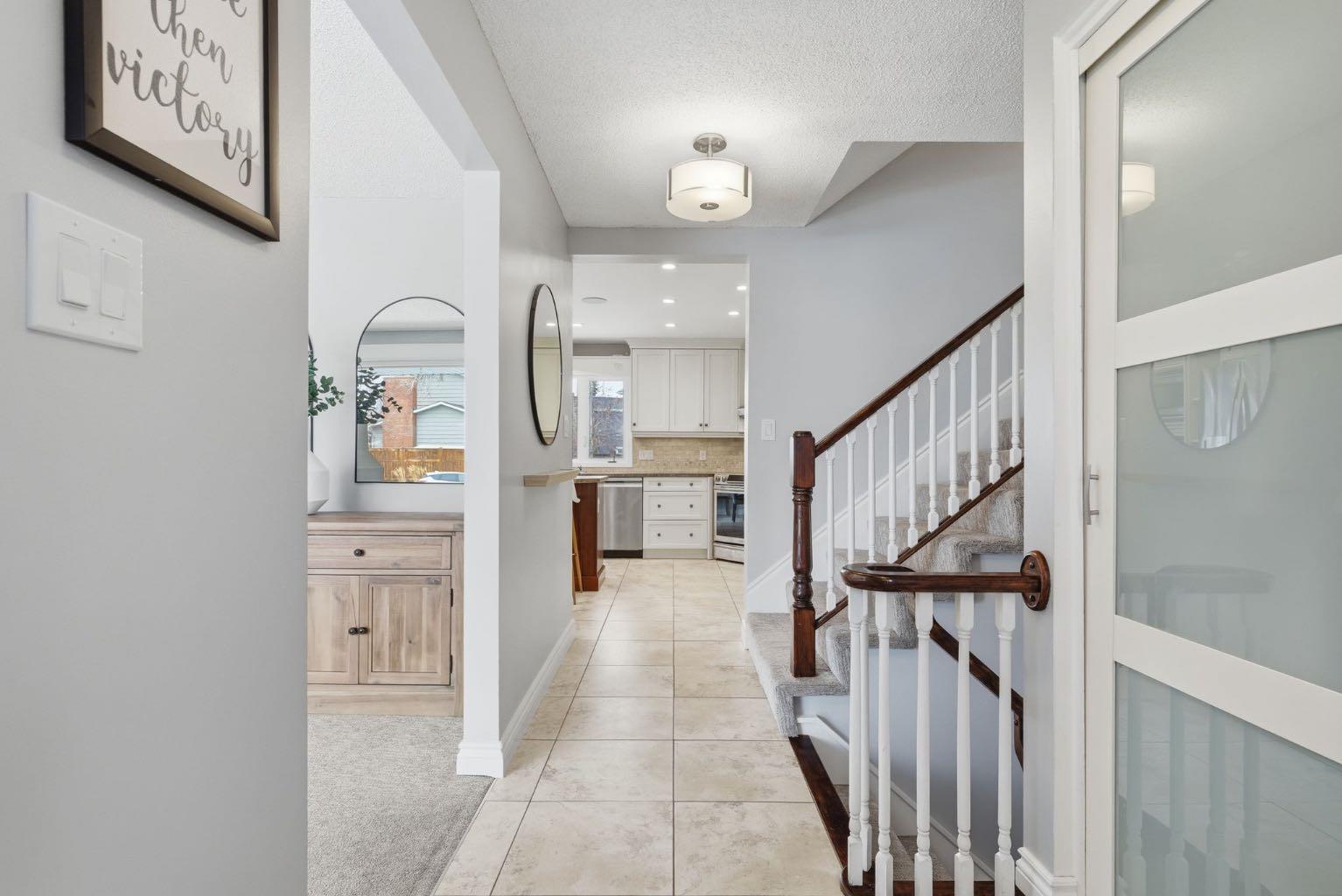 863 Lake Lucerne Drive SE